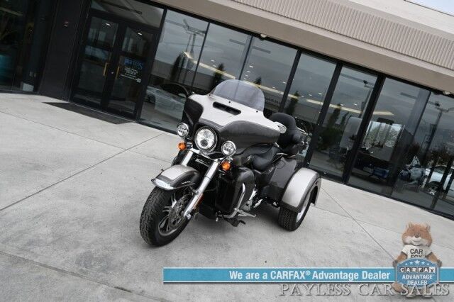 2023 Harley Davidson Tri Glide Ultra / 114 CI Engine / 6-Speed Manual / Navigation / Boom! Box GTS Speakers / Bluetooth / Keyless Start / Cruise Control / 42 MPG / Only 2K Miles Anchorage AK