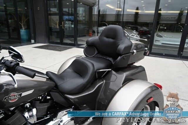 2023 Harley Davidson Tri Glide Ultra / 114 CI Engine / 6-Speed Manual / Navigation / Boom! Box GTS Speakers / Bluetooth / Keyless Start / Cruise Control / 42 MPG / Only 2K Miles Anchorage AK