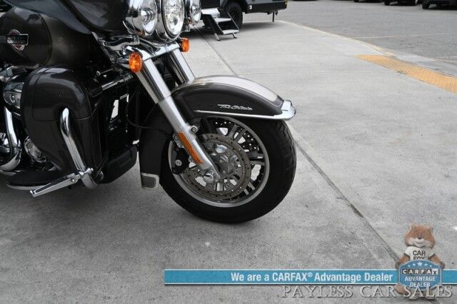 2023 Harley Davidson Tri Glide Ultra / 114 CI Engine / 6-Speed Manual / Navigation / Boom! Box GTS Speakers / Bluetooth / Keyless Start / Cruise Control / 42 MPG / Only 2K Miles Anchorage AK