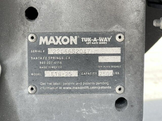 2023 Hino L6 26' Dry Box Truck with 2,500 lb Lift Gate Miami FL