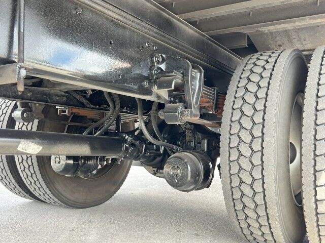 2023 Hino L6 26&apos; Dry Box Truck with 2,500 lb Lift Gate Miami FL