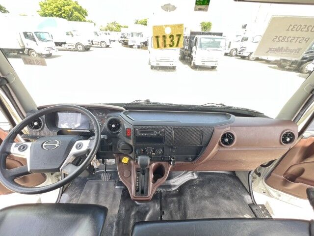 2023 Hino L6 26&apos; Dry Box Truck with 2,500 lb Lift Gate Miami FL