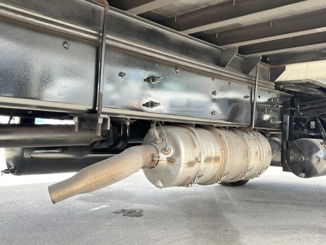 2023 Hino L6 26' Dry Box Truck with 2,500 lb Lift Gate Miami FL