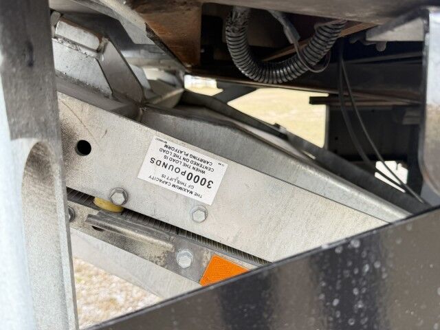 2023 Hino L6 26' Dry Box Truck with 3,000 lb. Lift Gate Homestead FL