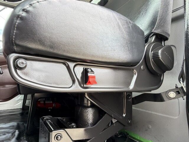 2023 Hino L6 26' Dry Box Truck with 3,000 lb. Lift Gate Homestead FL