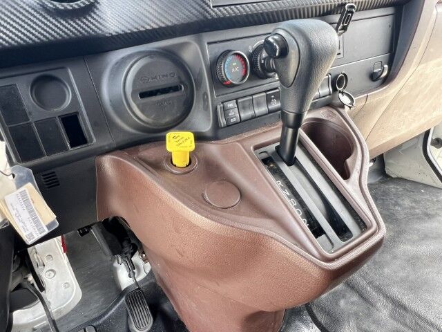 2023 Hino L6 26' Dry Box Truck with 3,000 lb. Lift Gate Homestead FL