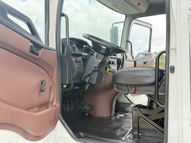 2023 Hino L6 26' Dry Box Truck with 3,000 lb. Lift Gate Homestead FL
