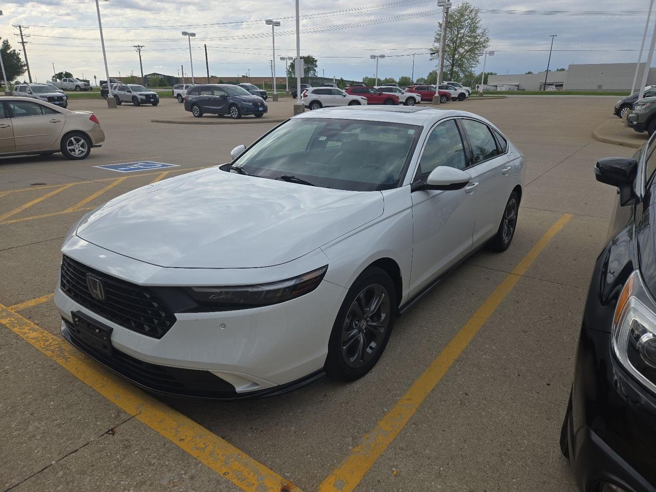 2023 Honda Accord Hybrid EX-L West Burlington IA