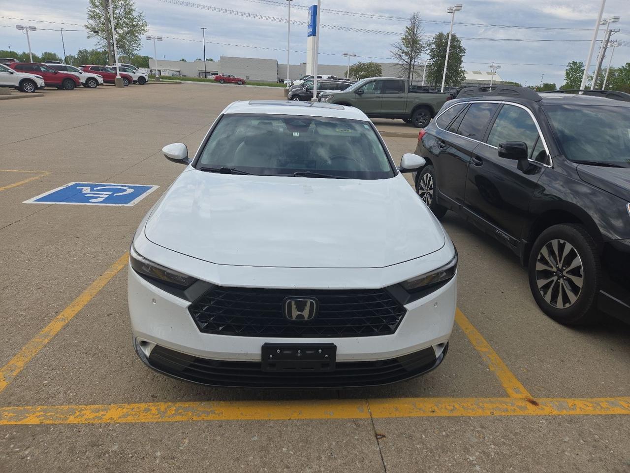 2023 Honda Accord Hybrid EX-L West Burlington IA