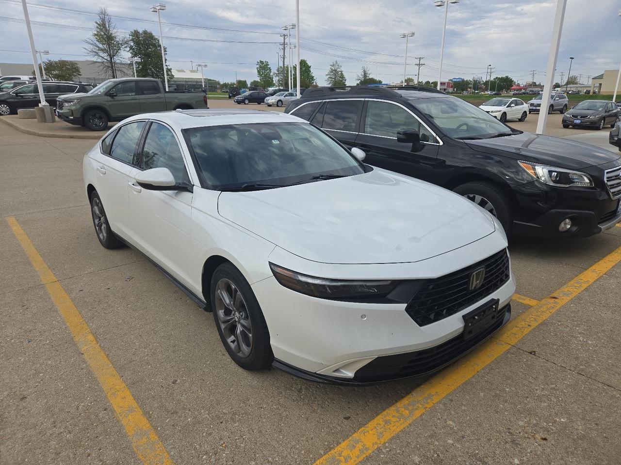 2023 Honda Accord Hybrid EX-L West Burlington IA