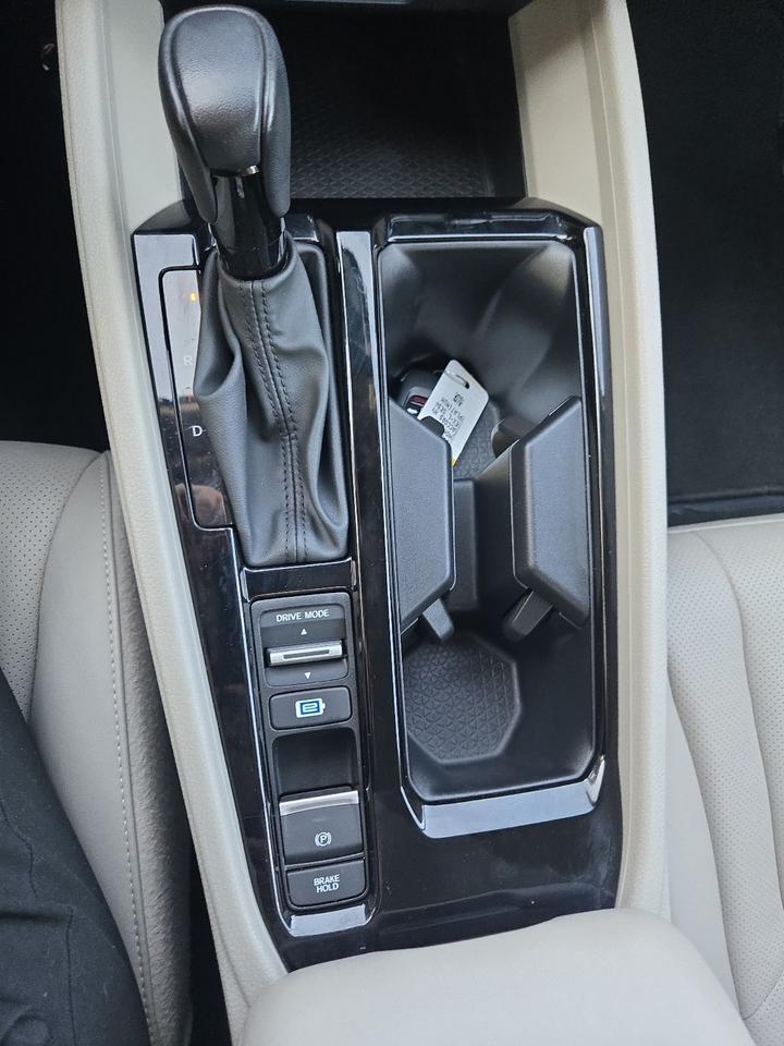 2023 Honda Accord Hybrid EX-L West Burlington IA