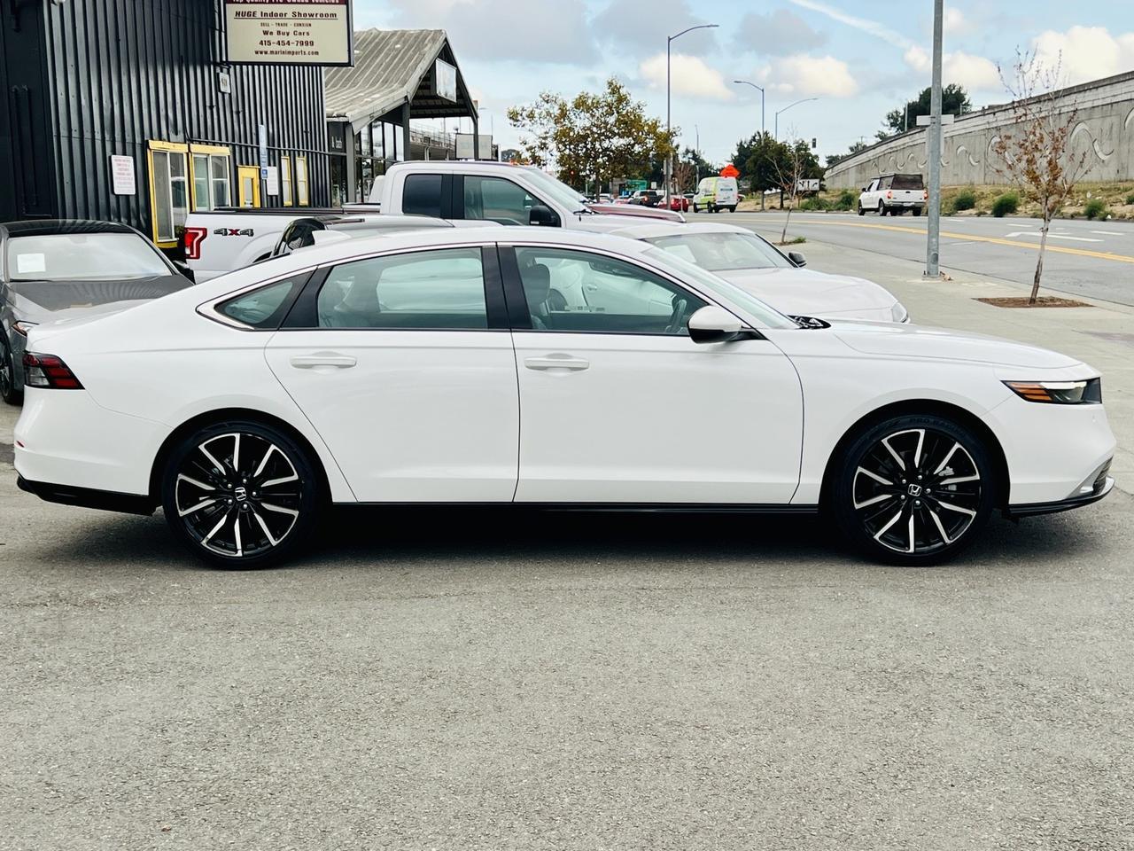 2023 Honda Accord Hybrid Touring photo 4