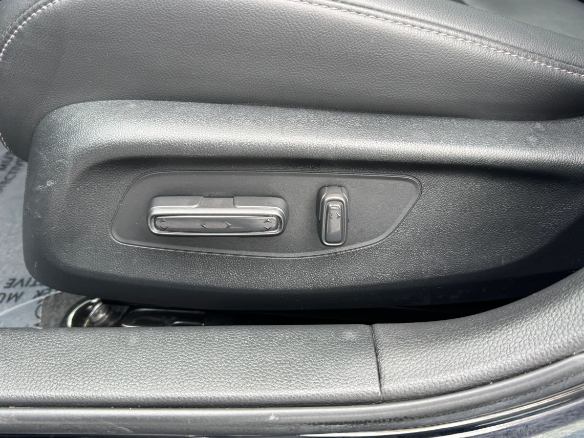 2023 Honda Civic EX-L Hatchback 4D