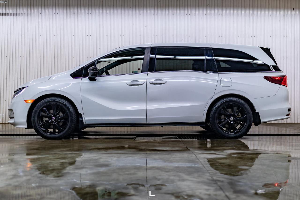 2023 Honda Odyssey Black Edition Leather Roof Nav BCam TV Red Deer AB