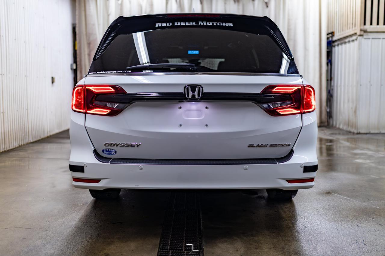 2023 Honda Odyssey Black Edition Leather Roof Nav BCam TV Red Deer AB