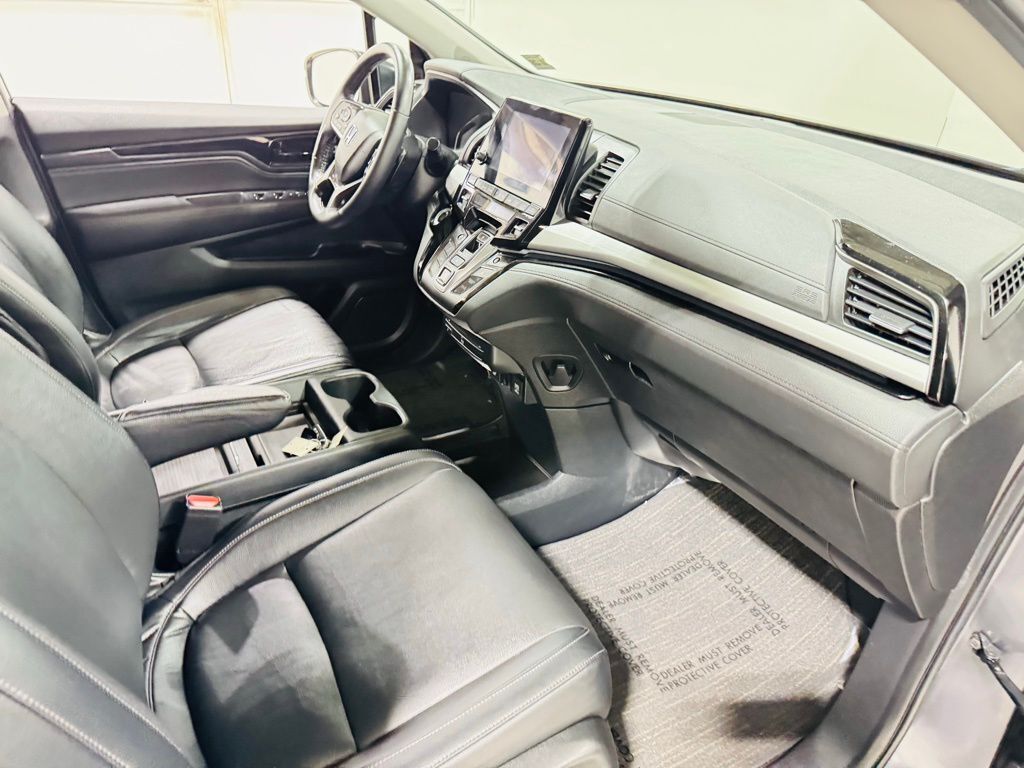 2023 Honda Odyssey Touring photo 35