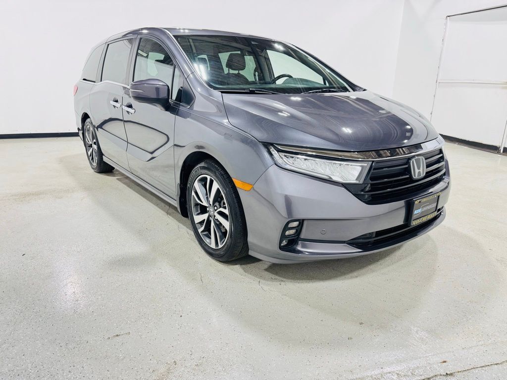 2023 Honda Odyssey Touring photo 4