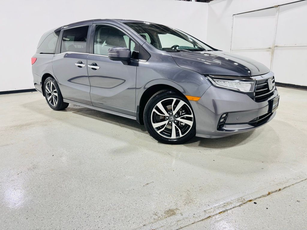 2023 Honda Odyssey Touring photo 13