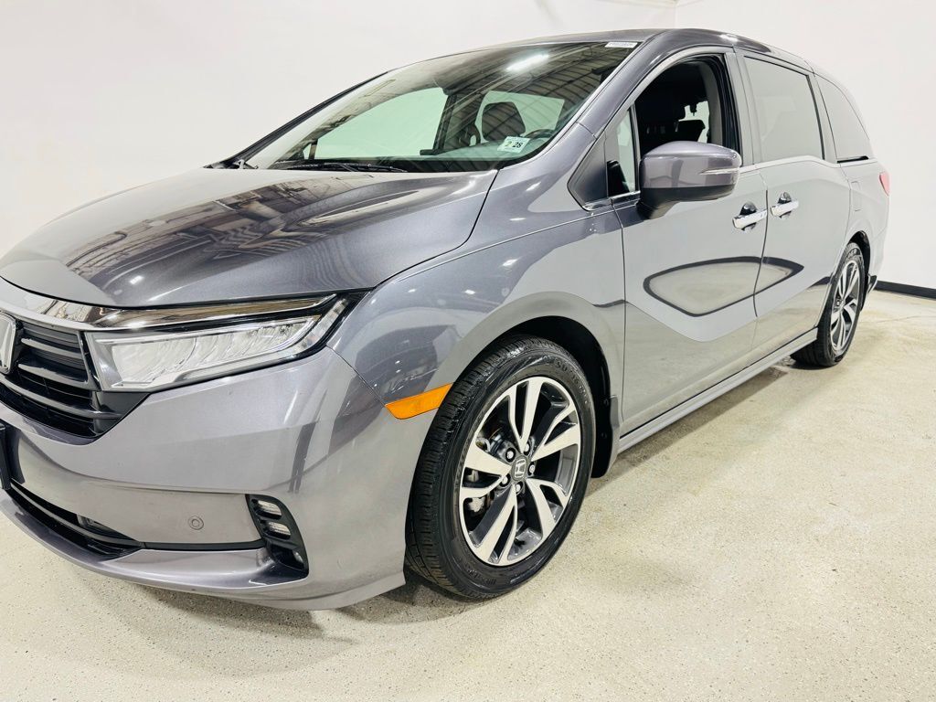 2023 Honda Odyssey Touring photo 11