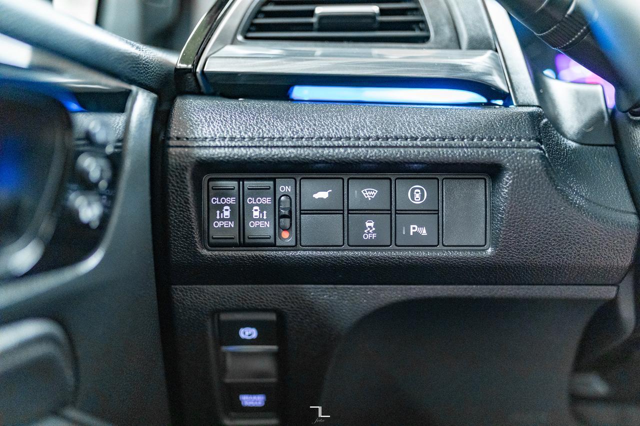 2023 Honda Odyssey Touring Leather Roof Nav DVD BCam Red Deer AB