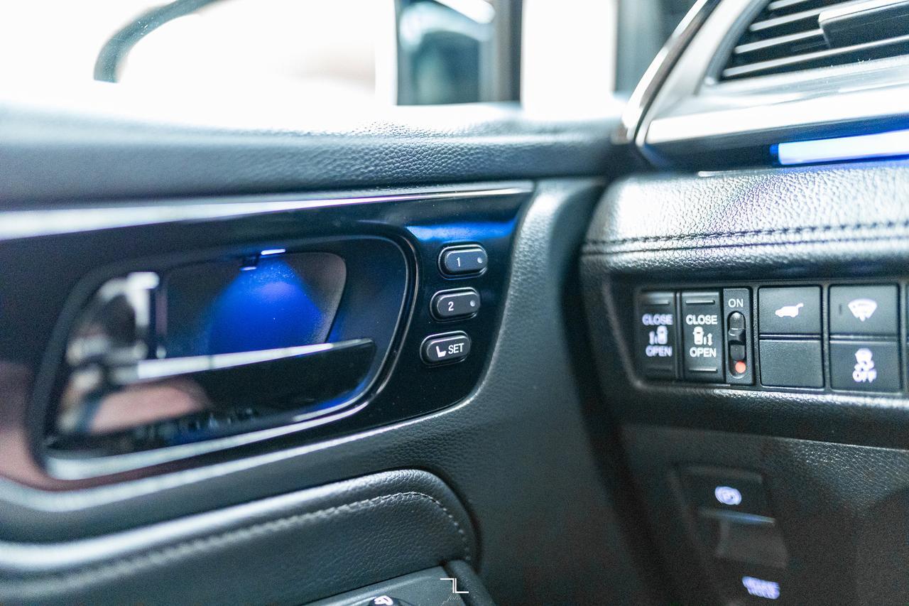 2023 Honda Odyssey Touring Leather Roof Nav DVD BCam Red Deer AB