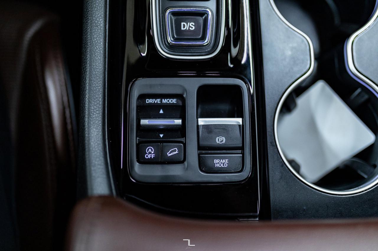 2023 Honda Pilot AWD Touring Leather Roof Nav BCam Red Deer AB