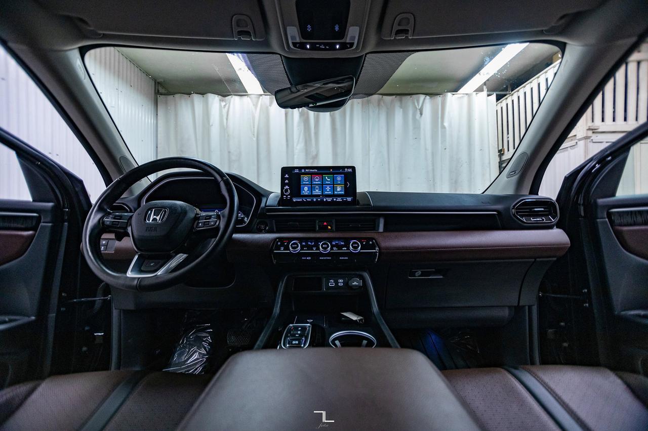 2023 Honda Pilot AWD Touring Leather Roof Nav BCam Red Deer AB