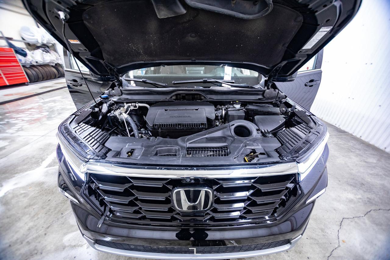 2023 Honda Pilot AWD Touring Leather Roof Nav BCam Red Deer AB