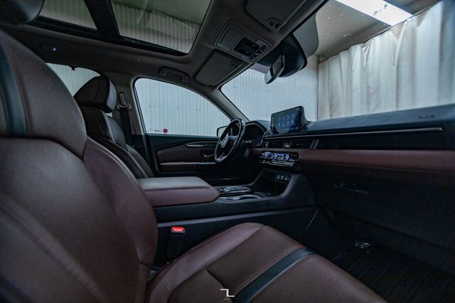 2023 Honda Pilot AWD Touring Leather Roof Nav BCam Red Deer AB