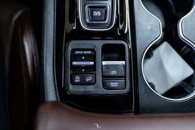 2023 Honda Pilot AWD Touring Leather Roof Nav BCam Red Deer AB