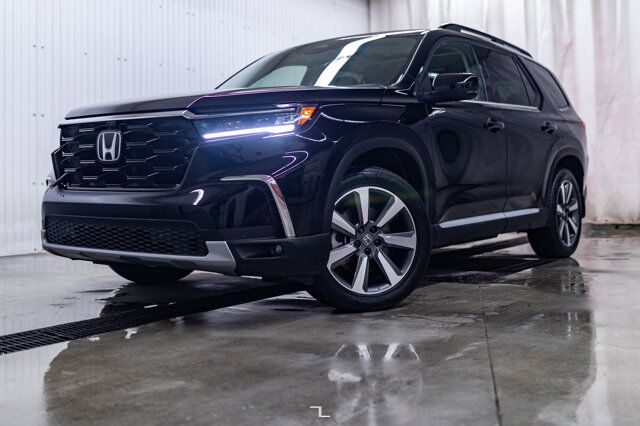 2023 Honda Pilot AWD Touring Leather Roof Nav BCam Red Deer AB