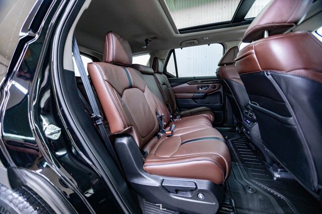 2023 Honda Pilot AWD Touring Leather Roof Nav BCam Red Deer AB