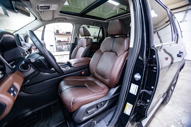 2023 Honda Pilot AWD Touring Leather Roof Nav BCam Red Deer AB