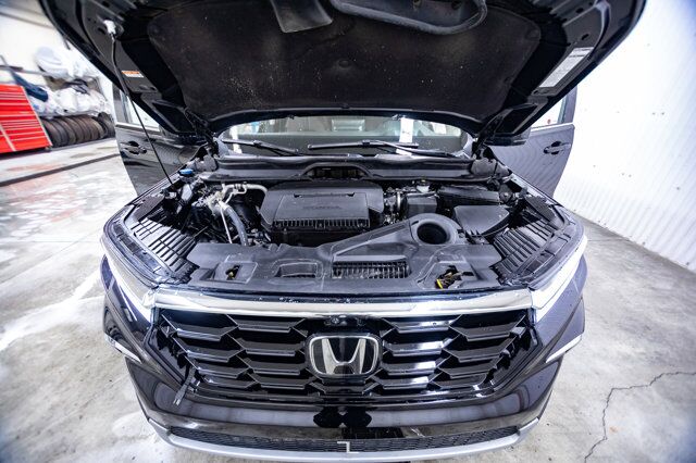 2023 Honda Pilot AWD Touring Leather Roof Nav BCam Red Deer AB