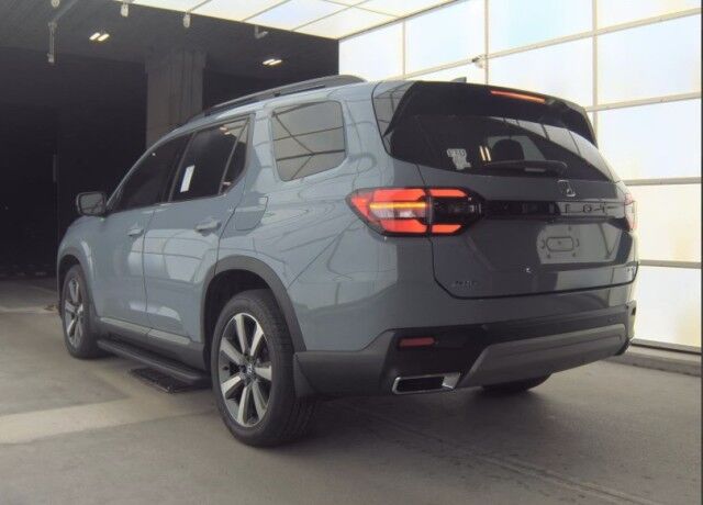 2023 Honda Pilot Elite photo 3