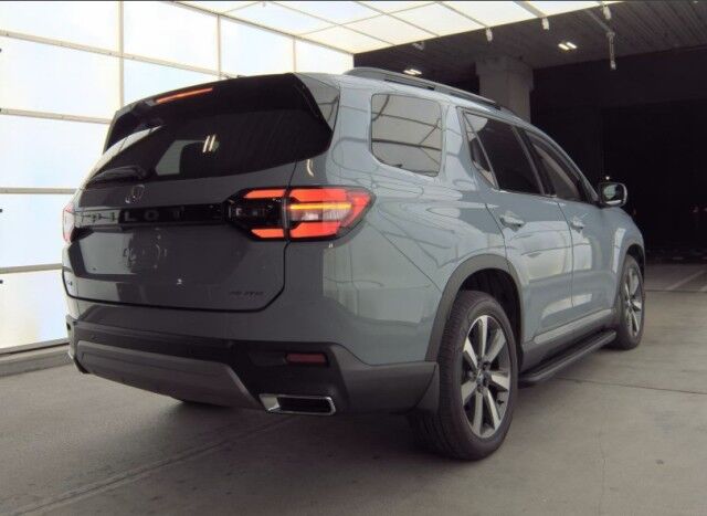 2023 Honda Pilot Elite photo 2