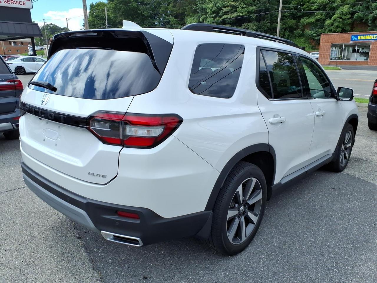 2023 Honda Pilot Elite
