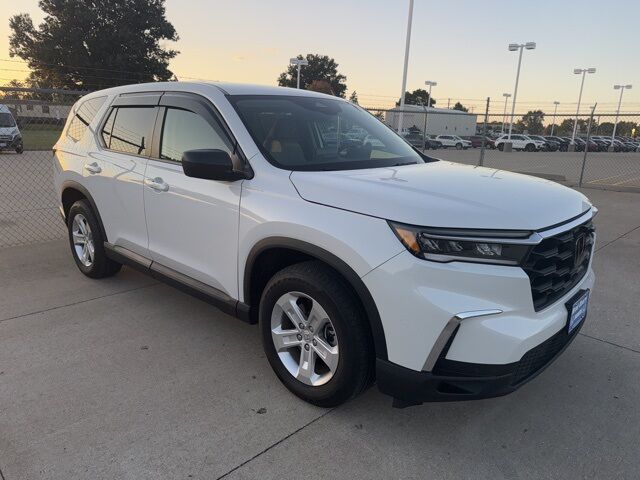2023 Honda Pilot LX West Burlington IA