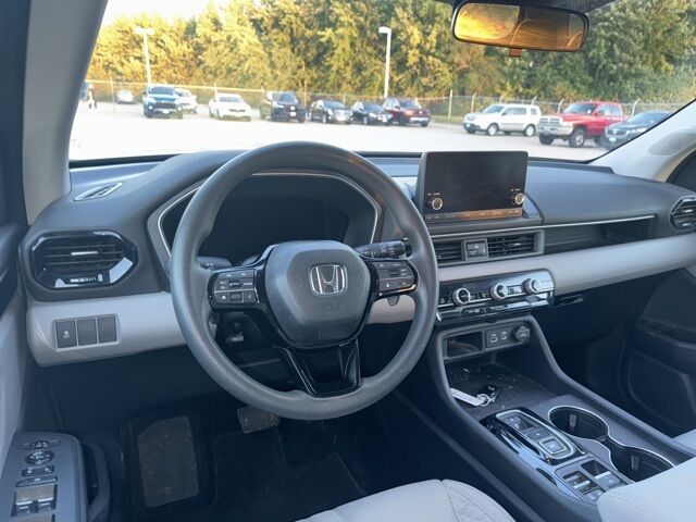 2023 Honda Pilot LX West Burlington IA