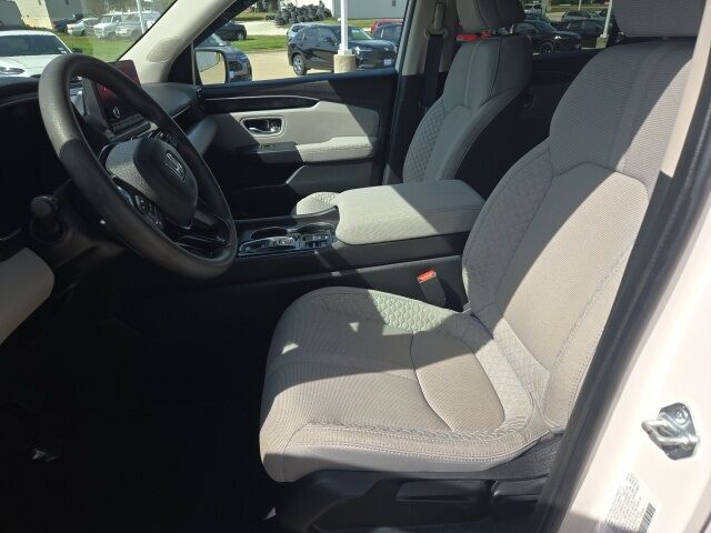 2023 Honda Pilot LX West Burlington IA