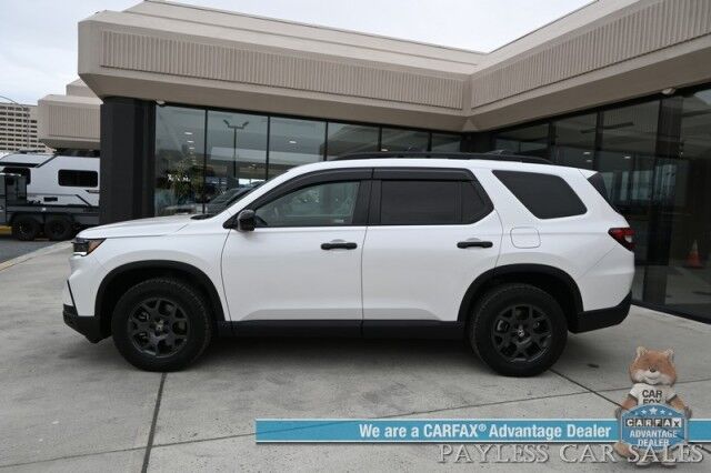 2023 Honda Pilot TrailSport / AWD / AutoStart / Power & Heated Leather Seats / Heated Steering / Panoramic Sunroof / Lane Departure & Blind Spot / Apple CarPlay & Android Auto / 360 Cam / 3rd Row / Seats 7 / Tow Pkg / 1-Owner Anchorage AK