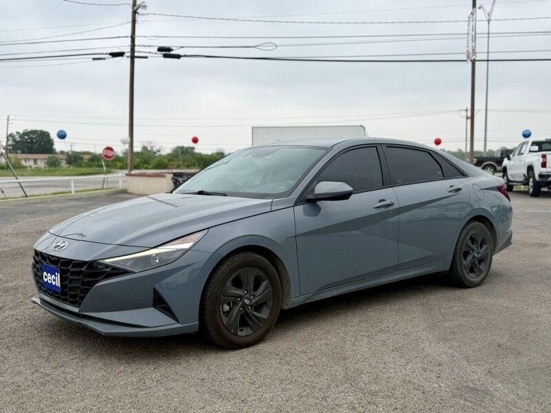2023 Hyundai Elantra Essential Del Rio TX