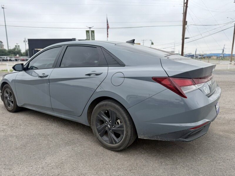 2023 Hyundai Elantra Essential Del Rio TX
