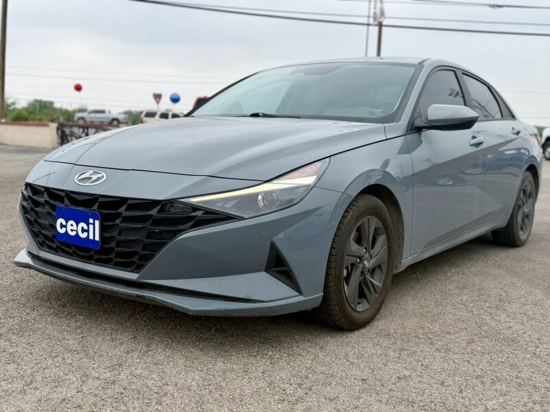 2023 Hyundai Elantra Essential Del Rio TX