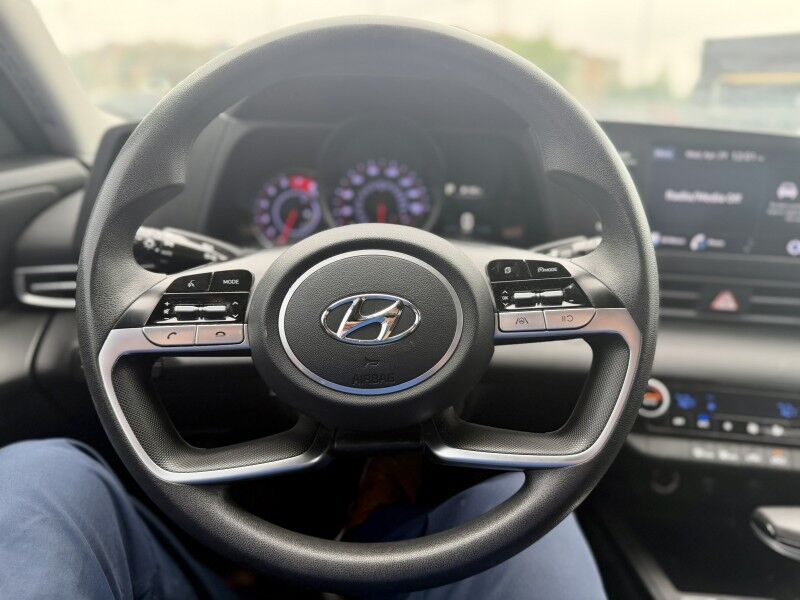 2023 Hyundai Elantra Essential Del Rio TX