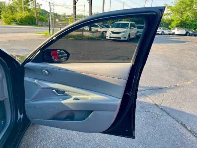 2023 Hyundai Elantra Hybrid Blue HEV Sedan 4D Cincinnati OH