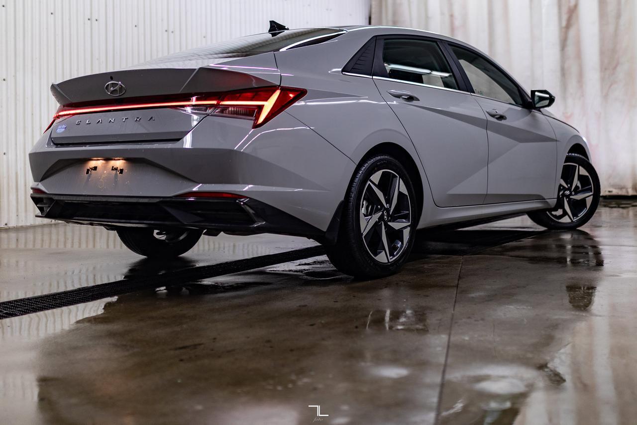 2023 Hyundai Elantra Luxury Leather Roof Nav BCam Red Deer AB