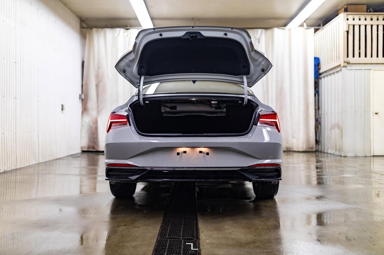 2023 Hyundai Elantra Luxury Leather Roof Nav BCam Red Deer AB