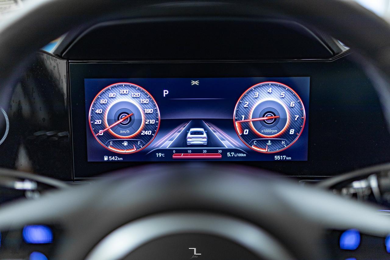 2023 Hyundai Elantra Luxury Leather Roof Nav BCam Red Deer AB