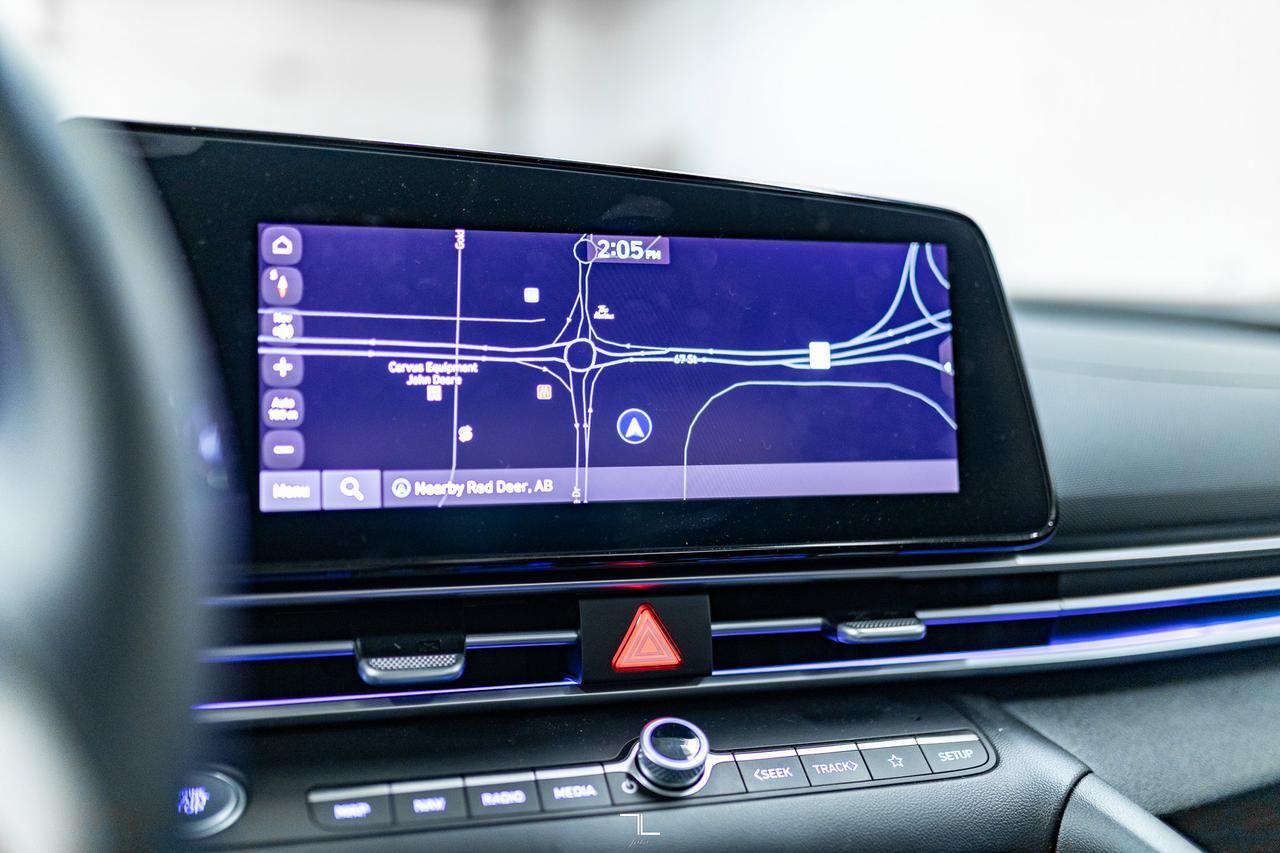 2023 Hyundai Elantra Luxury Leather Roof Nav BCam Red Deer AB